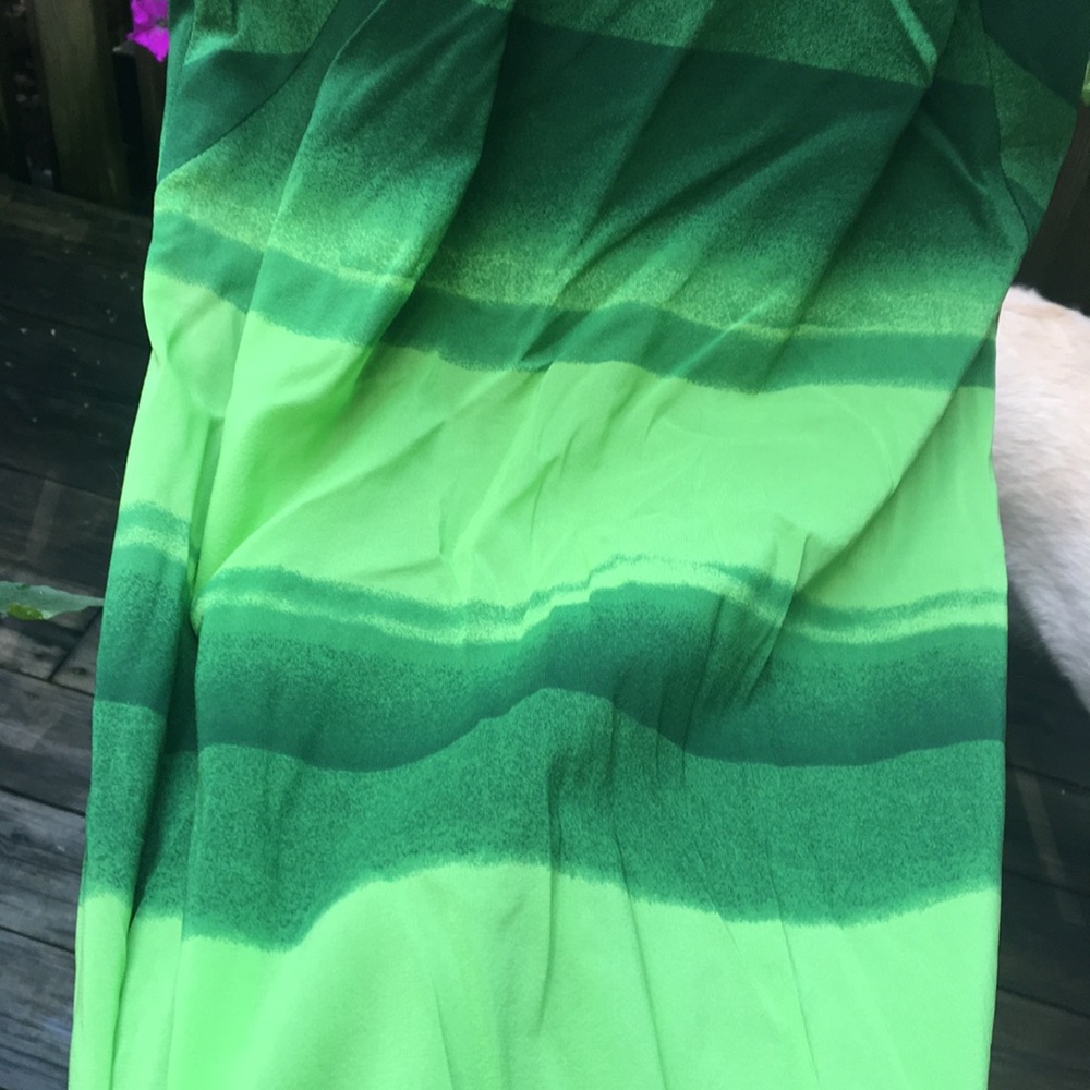 Cute green summer dress! - Picture 2 of 4